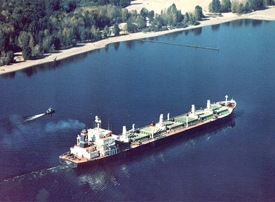 Imagen sin fechar del barco estadounidense  Liberty Sun,  que logró escapar ayer de ocho piratas somalíes que lo atacaron con granadas.