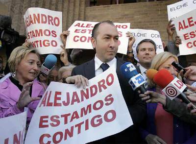 El alcalde de Elche declara que pagó dos facturas del PSPV "por error"