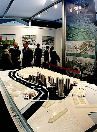 La maqueta del proyecto, expuesta en Urbe 2008.