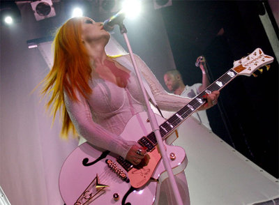 Fangoria, durante una actuación en la sala Heineken.