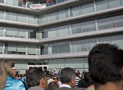 TREINTA HORAS ENCERRADOS