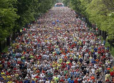 Avalancha de atletas por las calles de Madrid
