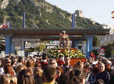 Y la Virgen cruzó la frontera
