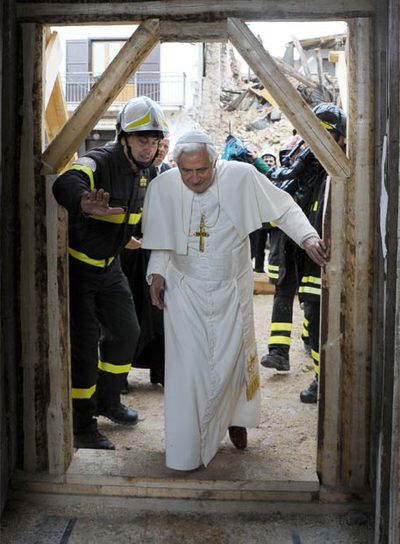 El Papa visita la región italiana devastada por el seísmo