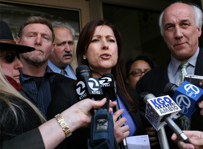 Deborah Pérez, durante la conferencia de prensa en la que aseguró ser la hija del  asesino del zodiaco .