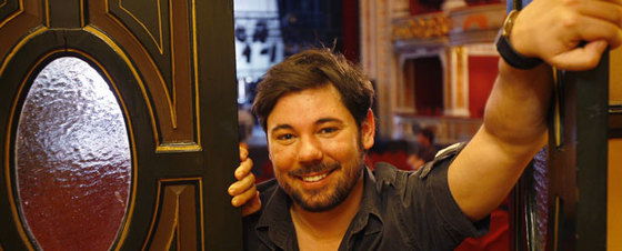 Miguel Poveda, en el Teatro Lope de Vega de Sevilla.