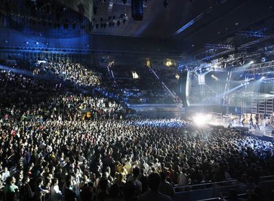 KRAVITZ ABRE LA CAJA MÁGICA