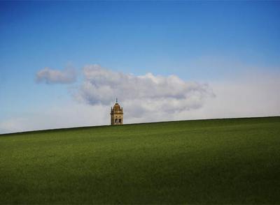 Ojos de piedra en paisaje horizontal