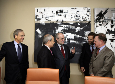 Contra la crisis, más turismo y más industria