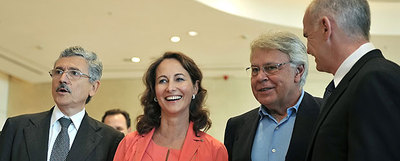 Ségolène Royal, con el líder socialista griego, Yorgos Papandreu (izquierda), Felipe González y el ex primer ministro italiano Massimo d'Alema.