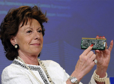 Neelie Kroes, comisaria de Competencia de la Unión Europea, explica las razones de la sanción a Intel.