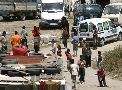 NIÑOS EN EL DESCAMPADO