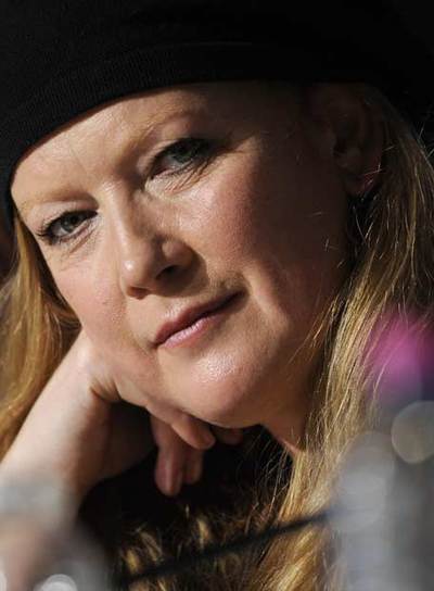 Andrea Arnold posa durante su rueda de prensa de presentación de  Fish tank  ayer en Cannes.