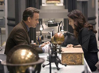 Tom Hanks y Ayelet Zurer, en un fotograma de  Ángeles y demonios. 