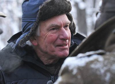 El realizador australiano Peter Weir, en el rodaje en Bulgaria de  The way back. 