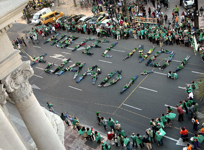 UN ABRAZO ECOLÓGICO CONTRA EL HOTEL EN JESUITAS