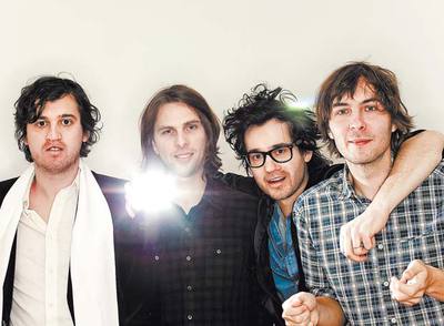 De izquierda a derecha, Phoenix de relax: Christian Mazzalai, Deck D'Arcy, Laurent Brancowitz y Thomas Mars.