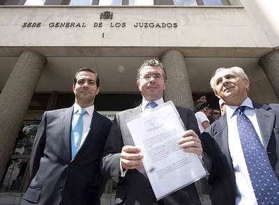 El PP lleva a Tomás Gómez a los tribunales