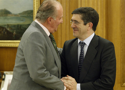 El Rey departe durante una hora con el 'lehendakari' López