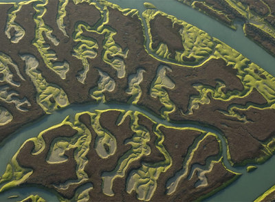 Una de las fotografías aéreas de Doñana, realizada por Héctor Garrido, que puede verse en Granada.