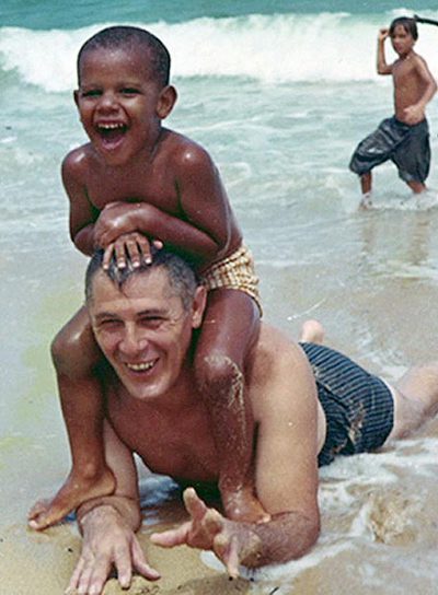 Obama en la playa con su abuelo