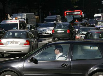 El Start&Stop podría reducir un 10% de consumo y de emisiones de los coches en ciudad.