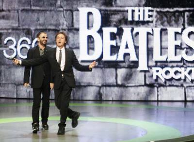 Ringo Starr y Paul McCartney, en la presentación del videojuego  The Beatles: Rock Band .