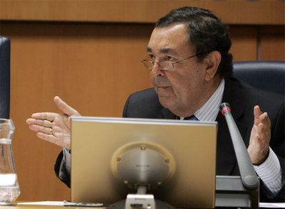 El presidente del Tribunal Vasco de Cuentas Públicas, Jesús Alvárez Galdos, en una comparecencia en el Parlamento vasco.