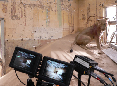 Un momento del rodaje de  Viaje mágico a África,  en la que se empleó una cámara estereoscópica.