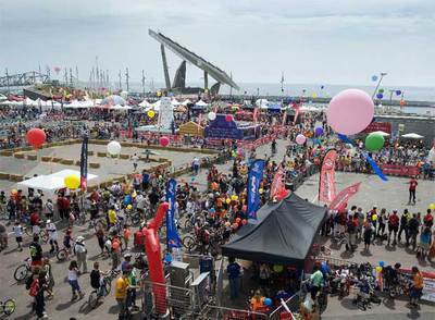 15.000 personas ruedan sobre Barcelona en la Fiesta de la Bicicleta