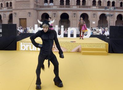 Brüno triunfa en la puerta grande de las ventas