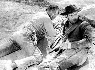 Karl Malden (izquierda) y Marlon Brando, en un fotograma de  El rostro impenetrable.  