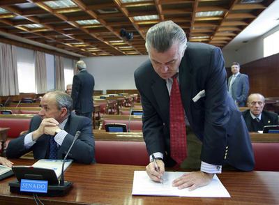 El tesorero de PP, Luis Bárcenas, en el Senado.