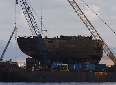 Finaliza el traslado de los restos del 'New Flame'