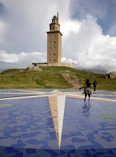 En vilo por la Torre de Hércules