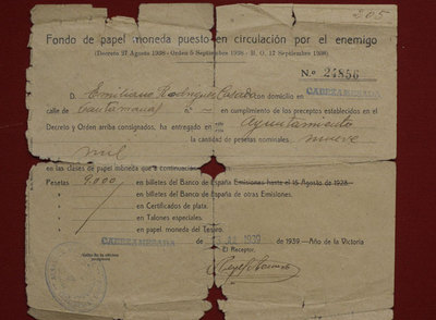 Recibo del dinero requisado al padre de Roberto Rodríguez (9.000 pesetas) en 1939, 