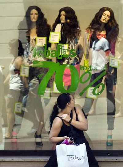 Inicio de las rebajas en la zona comercial de Portal de l'Àngel.