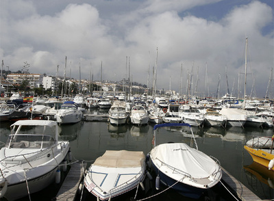 El club náutico de Altea, donde amarraba el  Parapipi,  que ayer estaba escondido.