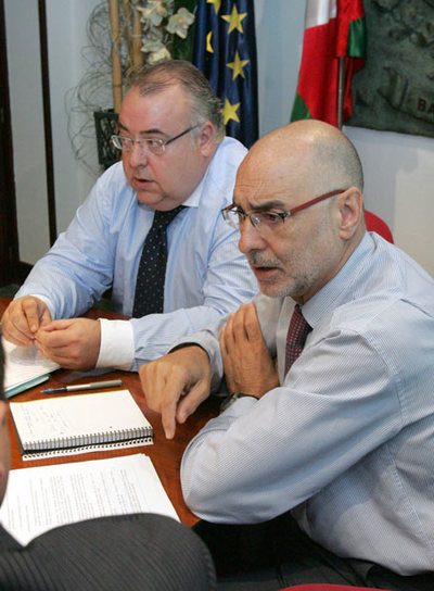 Ares (en primer término), ayer con Tontxu Rodríguez.