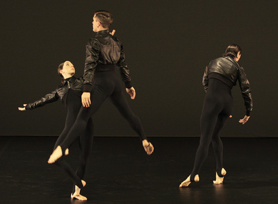 Actuación de la compañía de Michael Clark en la Bienal de Venecia, donde presentó  Swan Lack  y  Thank U Ma'am. 