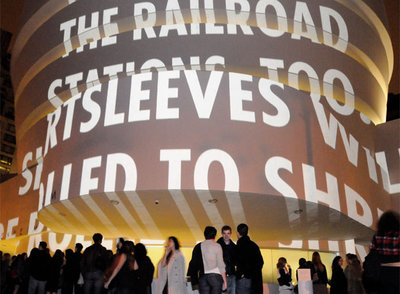 Fachada del Museo Guggenheim de Nueva York, de Frank Lloyd Wright, con proyecciones durante el programa  Art after dark. First fridays .