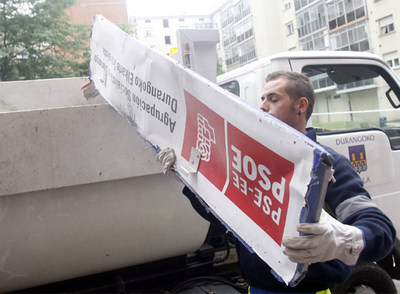 Dos etarras pusieron la bomba contra la sede del PSE
