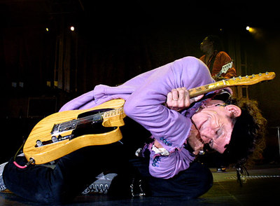 Keith Richards, en una de sus actuaciones en el estadio olímpico de Barcelona en junio de 2003.