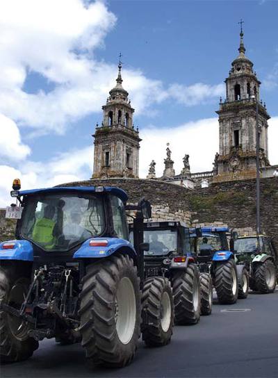 Los tractores rondan la Muralla