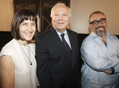 Ángeles González-Sinde, Miguel Ángel Moratinos y Álex de la Iglesia, ayer en Madrid.