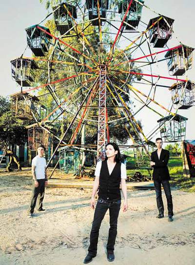 Steve Forrest, nuevo batería, con los veteranos Brian Molko y Stefan Olsdal: en busca de la fuente de la eterna juventud.