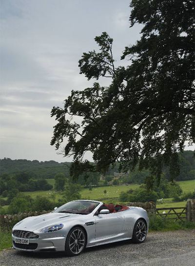 Aston Martin mantiene el mimo artesanal: todas las tapicerías se cosen a mano.