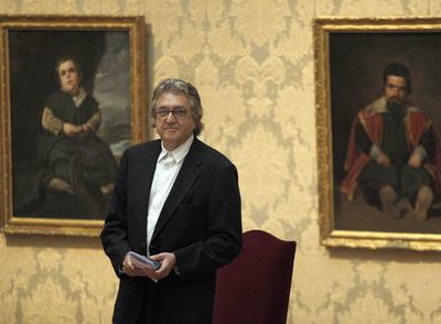 Muntadas posa entre  El niño de Vallecas  (1640) y  El bufón don Sebastián de Morra,  de Velázquez.