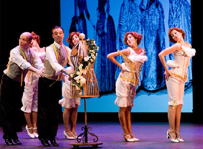 Un momento de la representación  Zarzuelas y revistas .