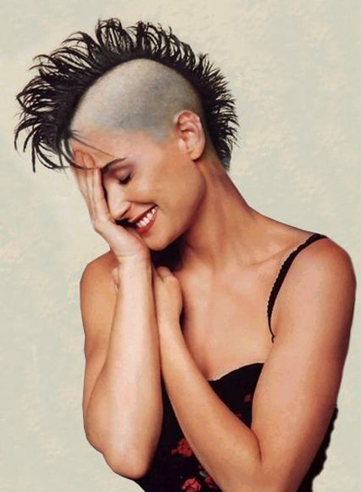 Demi Moore, 'punki' en Twitter